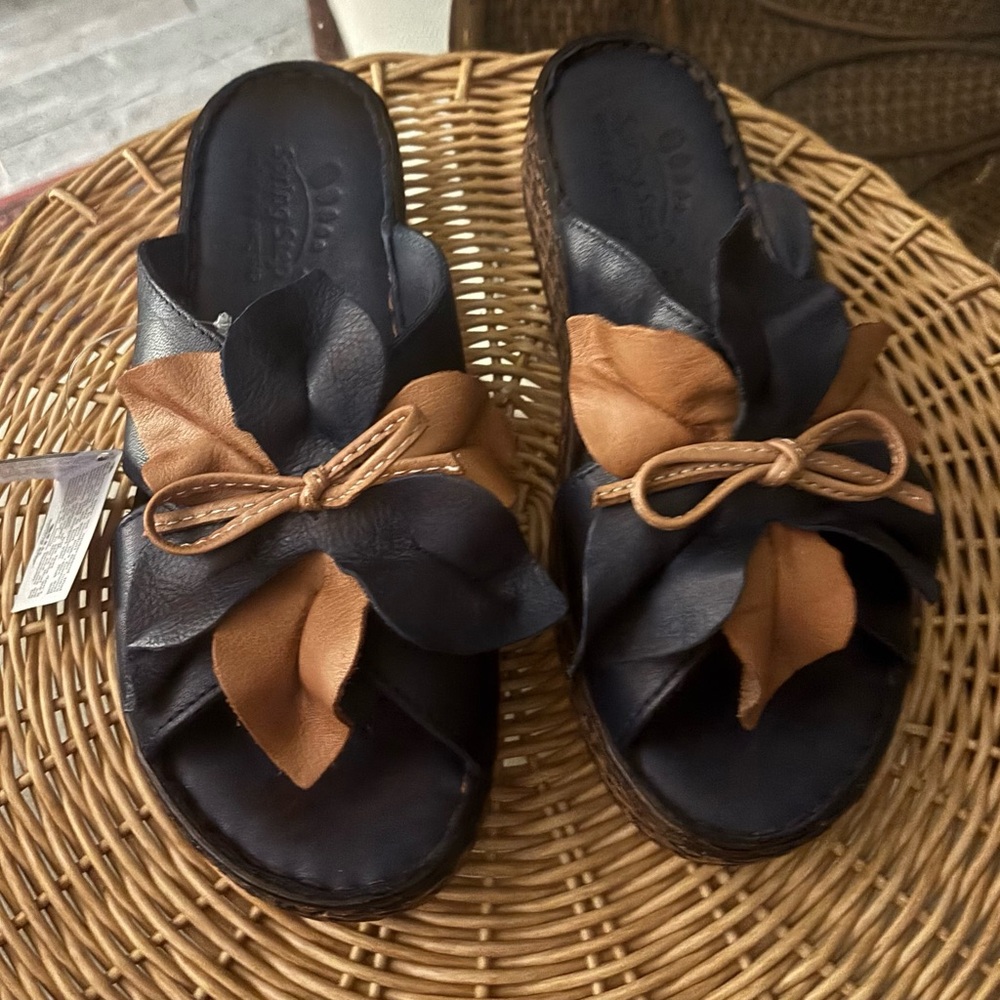 Chic Black and Tan Leather Mules